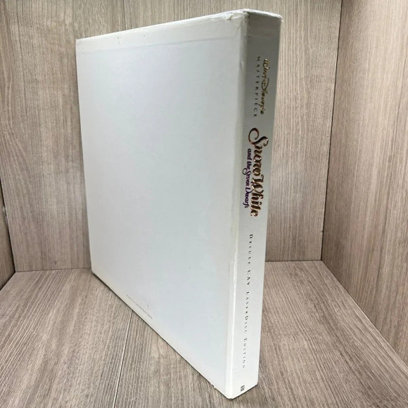 Walt Disney's Snow White & The Seven Dwarfs Masterpiece Deluxe CAV LaserDisc Ed. - Picture 2 of 11